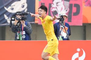 足球报:国字号抢人现象仍存在,王钰栋、杨希11月大概率跟随国足