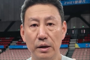 李楠:沃特斯状态还可以 球队对他还是充分信任的